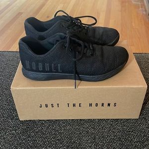 Women’s size 9 black No Bull Trainer